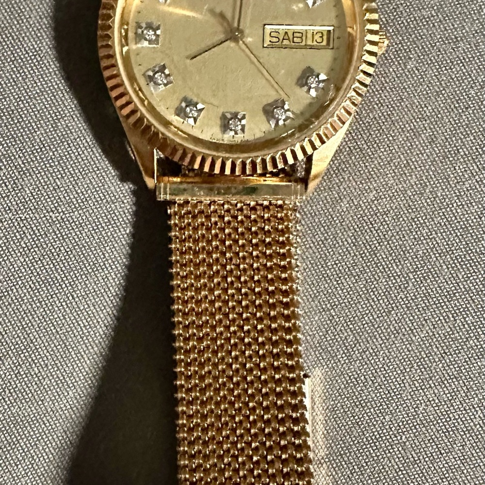 Vintage Wittnauer Swiss Crystal Indice Day Date Quartz Watch.